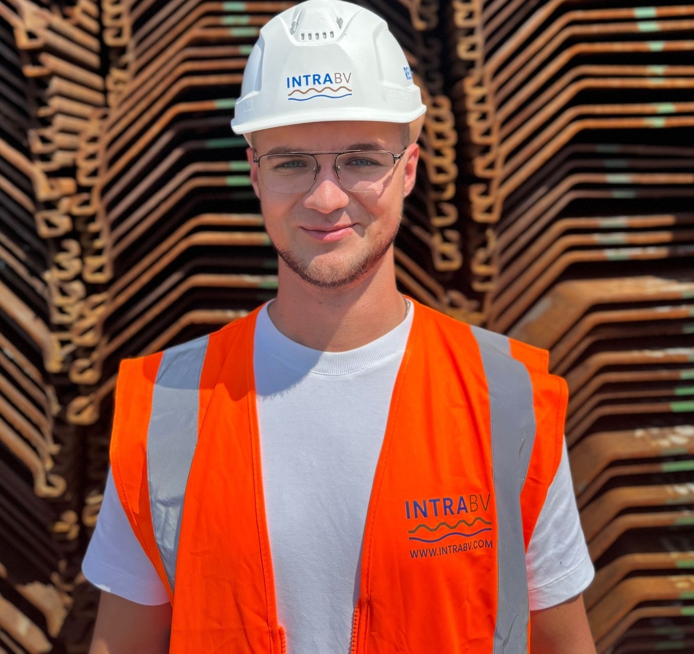 Autor Szymon  Sobczak, Intra BV