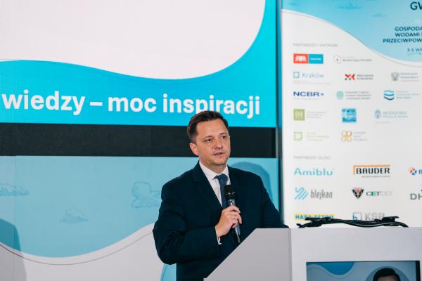 Zdjęcie IV Kongres Gospodarowania Wodami i Ochrony Przeciwpowodziowej. Mateusz Balcerowicz, Prezes Państwowego Gospodarstwa Wodnego Wody Polskie. fot. Quality Studio dla www.inzynieria.com