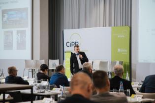 Marcin Matyjaszek, MPWiK Lublin sp. z o.o. IV Konferencja „Renowacja Wykładzinami (Rękawami) Utwardzanymi na Miejscu”. Fot. Quality Studio dla www.inzynieria.com