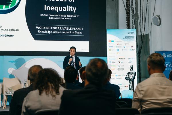 Zdjęcie IV Kongres Gospodarowania Wodami i Ochrony Przeciwpowodziowej. Winston Yu, Menedżer ds. gospodarki wodnej w regionie Europy i Azji Centralnej w Banku Światowym. fot. Quality Studio dla www.inzynieria.com