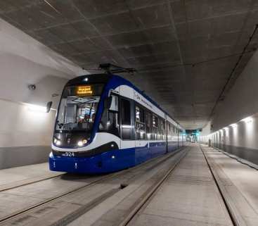 Kraków: tramwaj przejechał tunelową trasą do Mistrzejowic [FILM] avatar