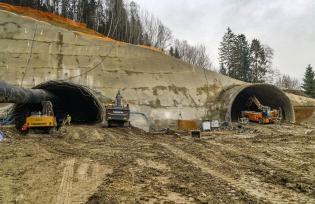 Tunel przez masyw Białożyński Groń. Fot. GDDKiA