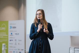 Anna Danek, Aquanet SA. IV Konferencja „Renowacja Wykładzinami (Rękawami) Utwardzanymi na Miejscu”. Fot. Quality Studio dla www.inzynieria.com