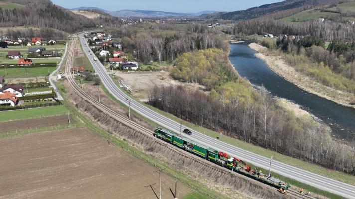Zdjęcie Roboty torowe na linii Stary Sącz–Piwniczna. Fot. Krzysztof Dzidek/PKP PLK