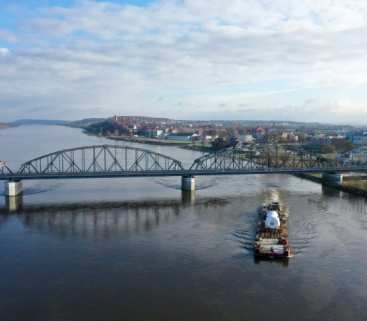 Rzeki, morze, drogi. Transport turbiny gazowej do Grudziądza [FILM] avatar