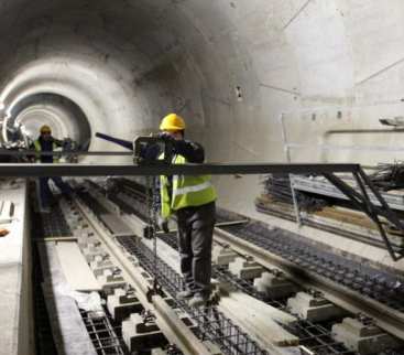 Montaż szyn w tunelach szlakowych metra avatar