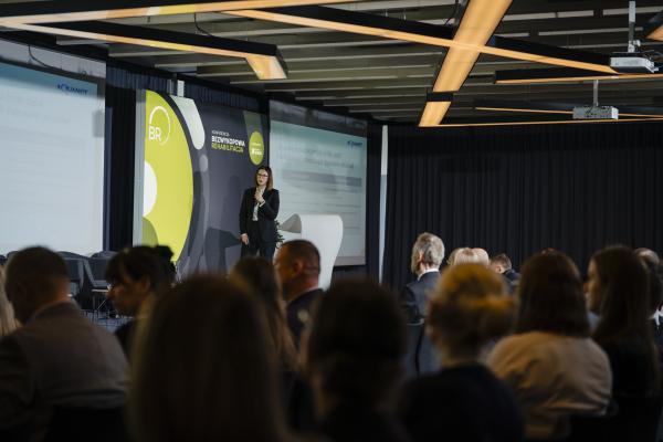 Zdjęcie Anna Danek, Aquanet S.A. X Konferencja Bezwykopowa Rehabilitacja. fot. Quality Studio dla www.inzynieria.com