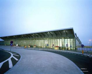 Terminal 2 lotniska Chopina / fot. Wojtek Wieteska; z archiwum materiałów prasowych Urzędu Miasta Warszawa