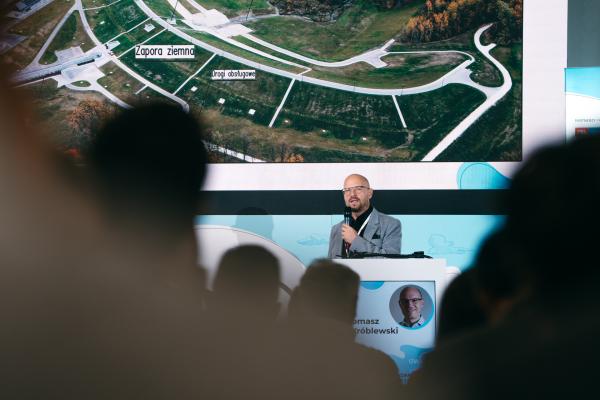 Zdjęcie IV Kongres Gospodarowania Wodami i Ochrony Przeciwpowodziowej. Tomasz Wróblewski, Wiceprezes Hydroprojektu Wrocław. fot. Quality Studio dla www.inzynieria.com