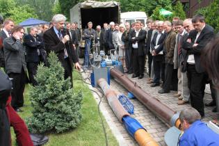 3. Konferencja, Wystawa i Pokazy Technologii INŻYNIERIA BEZWYKOPOWA, Tomaszowice k. Krakowa, 2005 r. Przy mikrofonie Andrzej Roszkowski. fot. Quality Studio dla www.inzynieria.com