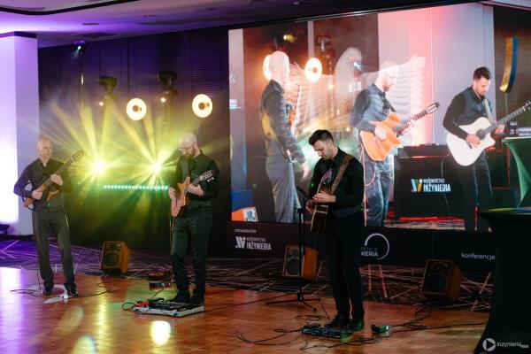 Zdjęcie IV Kongres Geoinżynieria i Budownictwo Podziemne. Gala rozdania Nagród TYTAN 2025. Występ zespołu Guitar Brothers. fot. Quality Studio dla www.inzynieria.com