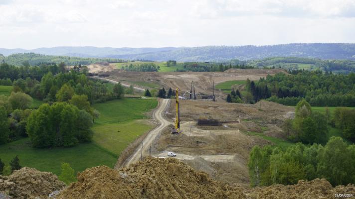 Zdjęcie Budowa drogi S19 w trudnym terenie. Fot. GDDKiA