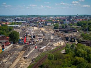 Wiadukty kolejowe w budowie w centrum Katowic. Fot. Łukasz Hachuła/PKP PLK