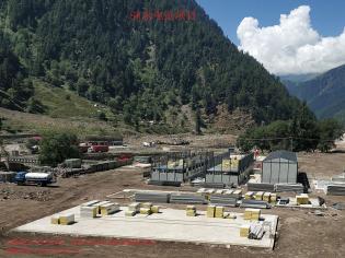 Budowa zapory z elektrownią wodną w Pakistanie. Fot. SK Hydro
