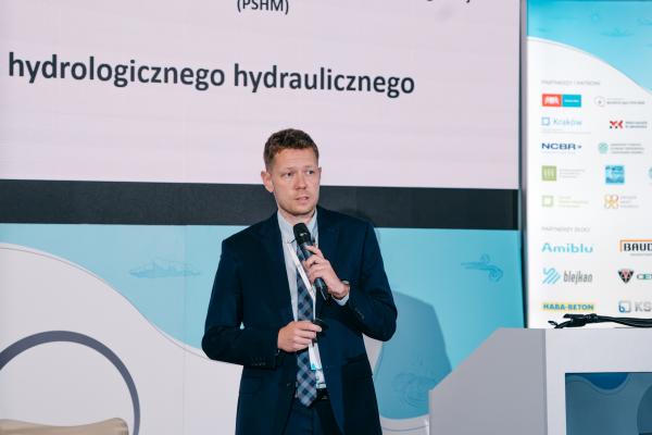 Zdjęcie IV Kongres Gospodarowania Wodami i Ochrony Przeciwpowodziowej. Maciej Humiczewski, Zastępca Dyrektora ds. PSHM, Instytut Meteorologii i Gospodarki Wodnej – Państwowy Instytut Badawczy. fot. Quality Studio dla www.inzynieria.com