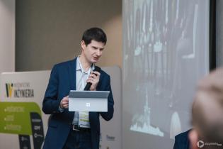 dr inż. Bogdan Przybyła, Politechnika Wrocławska. Panel dyskusyjny w trakcie IV Konferencji „Renowacja Wykładzinami (Rękawami) Utwardzanymi na Miejscu”. Fot. Quality Studio dla www.inzynieria.com