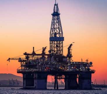 Emiraty sięgną po gaz nad złożem ropy. Projekt offshore za 6,2 mld dolarów
