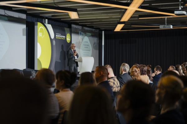 Zdjęcie Mariusz Iwanejko, dyrektor marketingu, Blejkan S.A. X Konferencja Bezwykopowa Rehabilitacja. fot. Quality Studio dla www.inzynieria.com