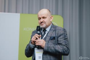 dr hab. inż. Adam Wysokowski, prof UZ, Uniwersytet Zielonogórski. Sesje robocze nt. wytycznych odbiorów prac realizowanych w technologii CIPP w trakcie IV Konferencji „Renowacja Wykładzinami (Rękawami) Utwardzanymi na Miejscu”. Fot. Quality Studio dla www.inzynieria.com