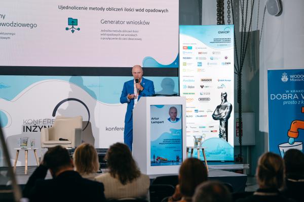 Zdjęcie IV Kongres Gospodarowania Wodami i Ochrony Przeciwpowodziowej. Artur Lampart, Key Account Manager, DHI Polska. fot. Quality Studio dla www.inzynieria.com