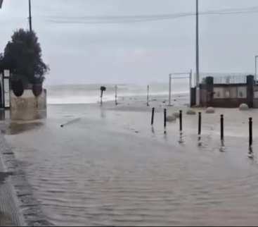 Kilkunastometrowe fale i ewakuacje. Cyklon Harry nad Morzem Śródziemnym avatar