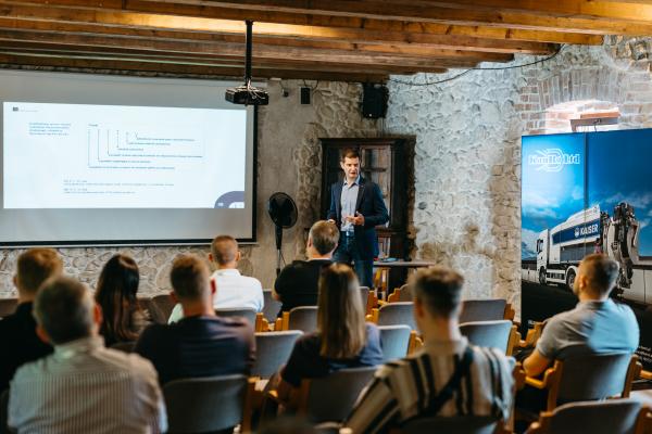 Zdjęcie XXII Konferencja, Wystawa i pokazy Technologii Inżynieria Bezwykopowa 2025. Warsztaty monitorowanie i inspekcja sieci kanalizacyjnych. Dr inż. Bogdan Przybyła, Politechnika Wrocławska. fot. Quality Studio dla www.inzynieria.com