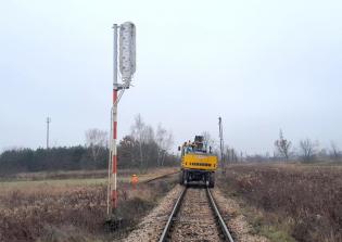 Relokacja szyn na linii kolejowej nr 25 Tarnobrzeg–Ocice. Fot. Paweł Babiarz/PKP PLK