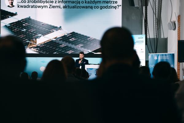 Zdjęcie IV Kongres Gospodarowania Wodami i Ochrony Przeciwpowodziowej. Daniel Buda, ICEYE. fot. Quality Studio dla www.inzynieria.com