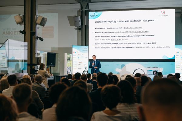 Zdjęcie IV Kongres Gospodarowania Wodami i Ochrony Przeciwpowodziowej. Piotr Ziętara, Prezes Wodociągów Miasta Krakowa oraz Wiceprzewodniczący Rady Izby Gospodarczej „Wodociągi Polskie”. fot. Quality Studio dla www.inzynieria.com