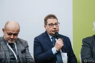 Od lewej: dr hab. inż. Adam Wysokowski, prof. UZ (Uniwersytet Zielonogórski), Dariusz Ziembiński (Kancelaria Radcy Prawnego Dariusz Ziembiński & Partnerzy). Panel dyskusyjny po I sesji IV Konferencji „Renowacja Wykładzinami (Rękawami) Utwardzanymi na Miejscu”. Fot. Quality Studio dla www.inzynieria.com