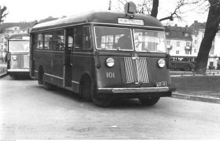 Autobus marki Chevrolet w Warszawie, 1937-1939. Fot. Narodowe Archiwum Cyfrowe