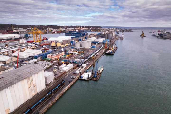 Przebudowa nabrzeża Indyjskiego w Porcie Gdynia na zdjęciach