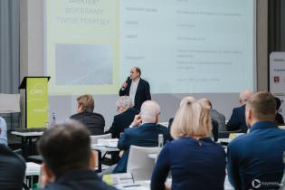 Roland Szafraniec, SAERTEX multiCom GmbH. IV Konferencja „Renowacja Wykładzinami (Rękawami) Utwardzanymi na Miejscu”. Fot. Quality Studio dla www.inzynieria.com