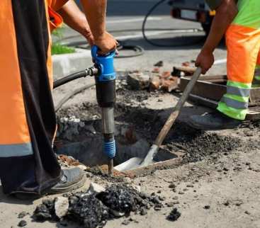 Precyzyjne otwory w betonie - jak wiercić w trudno dostępnych miejscach? avatar