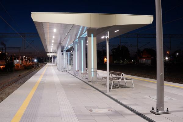 Zdjęcie Wiata peronu na stacji. Fot. Szymon Grochowski/PKP PLK