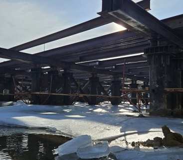 Avatar Rośnie most nad Białą Głuchołaską. Kluczowy etap prac konstrukcyjnych [ZDJĘCIA]