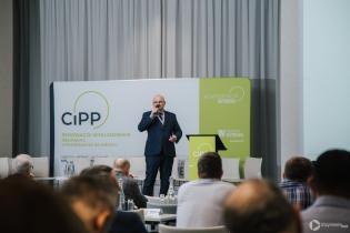 dr inż. Dariusz Zwierzchowski, Centrum Badań i Certyfikacji sp. z o.o. IV Konferencja „Renowacja Wykładzinami (Rękawami) Utwardzanymi na Miejscu”. Fot. Quality Studio dla www.inzynieria.com