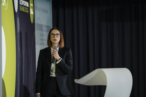 Zdjęcie Anna Danek, Aquanet S.A. X Konferencja Bezwykopowa Rehabilitacja. fot. Quality Studio dla www.inzynieria.com