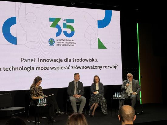 Zdjęcie Panel dyskusyjny pt. Innowacje dla środowiska. Jak technologia może wspierać zrównoważony rozwój? Fot. inzynieria.com