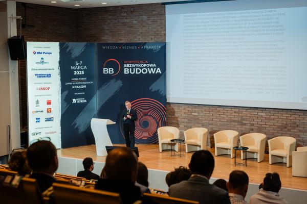 Zdjęcie II Konferencja Bezwykopowa Budowa. Dr inż. Florian Piechurski (Politechnika Śląska). fot. Quality Studio dla www.inzynieria.com