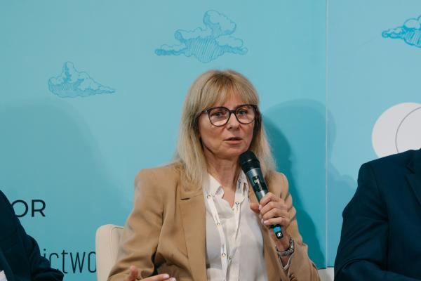 Zdjęcie IV Kongres Gospodarowania Wodami i Ochrony Przeciwpowodziowej. Panel dyskusyjny, Renata Tomusiak, Prezes Miejskiego Przedsiębiorstwa Wodociągów i Kanalizacji w m.st. Warszawie. fot. Quality Studio dla www.inzynieria.com