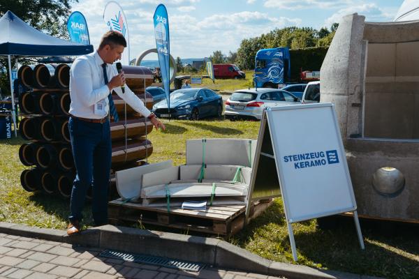 Zdjęcie Piotr Kosz, Steinzeug-Keramo. Pokazy technologii na żywo. XX Międzynarodowa Konferencja, Wystawa i Pokazy Technologii INŻYNIERIA BEZWYKOPOWA fot. Quality Studio dla www.inzynieria.com