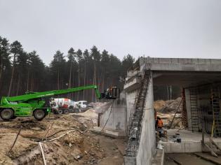Budowa wiaduktu kolejowego na trasie łącznicy. Fot. Izabela Miernikiewicz/PKP PLK