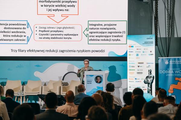 Zdjęcie IV Kongres Gospodarowania Wodami i Ochrony Przeciwpowodziowej. Prof. dr hab. inż. Elżbieta Nachlik, Politechnika Krakowska. fot. Quality Studio dla www.inzynieria.com
