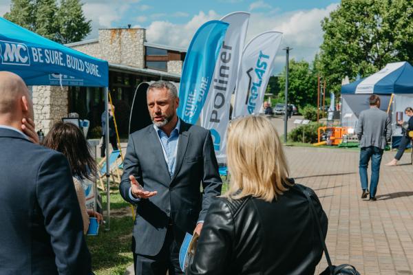 Zdjęcie XX Międzynarodowa Konferencja, Wystawa i Pokazy Technologii INŻYNIERIA BEZWYKOPOWA. Wystawa zewnętrzna. fot. Quality Studio dla www.inzynieria.com