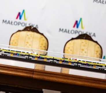 Rośnie popularność kolei w Małopolsce. Podpisano umowę na nowe EZT avatar