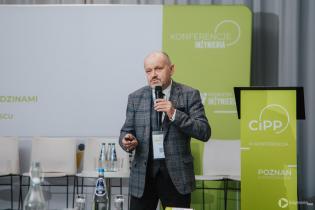 dr hab. inż. Adam Wysokowski, prof UZ, Uniwersytet Zielonogórski. IV Konferencja „Renowacja Wykładzinami (Rękawami) Utwardzanymi na Miejscu”. Fot. Quality Studio dla www.inzynieria.com