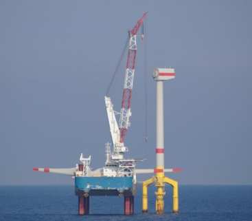 Brakuje floty do instalacji morskich turbin wiatrowych avatar