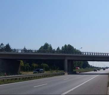 Koparka uderzyła w wiadukt nad A4. Są ograniczenia avatar