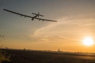 Trzeci odcinek lotu Solar Impulse 2 dookoła świata - z Ahmedabad w Indiach do Varanasi w Indiach / źródło: Solar Impulse Press Corner